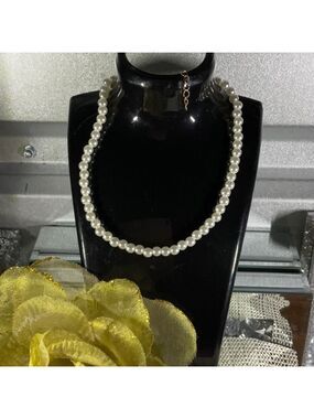 White Pearl Choker 6mm